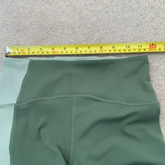 Lululemon Crop - Picture 8 of 15